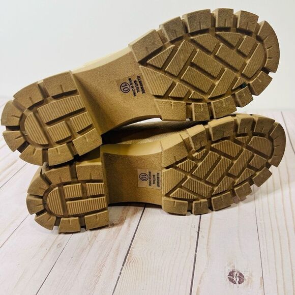 SODA Tan Lug Boots Platform Slip On - Picture 6 of 8